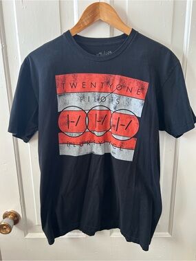Twenty One Pilots Blurry Face vintage tee